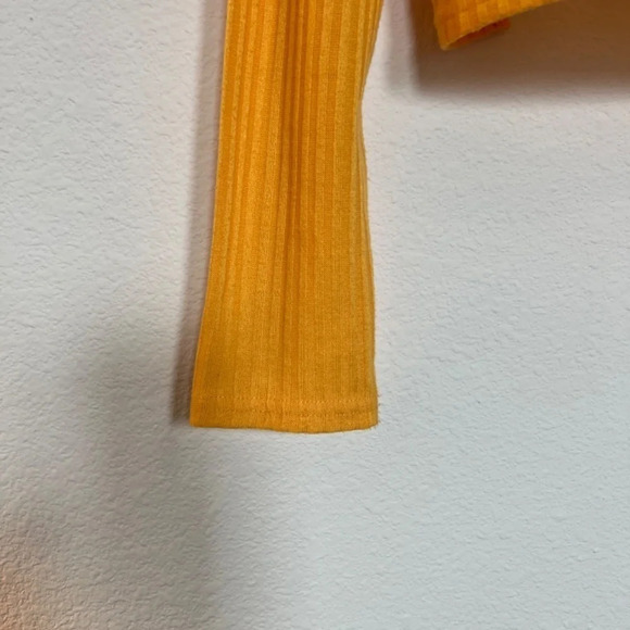 H&M Divided Mustard lightweight Crop turtle neck size M - Picture 4 of 7